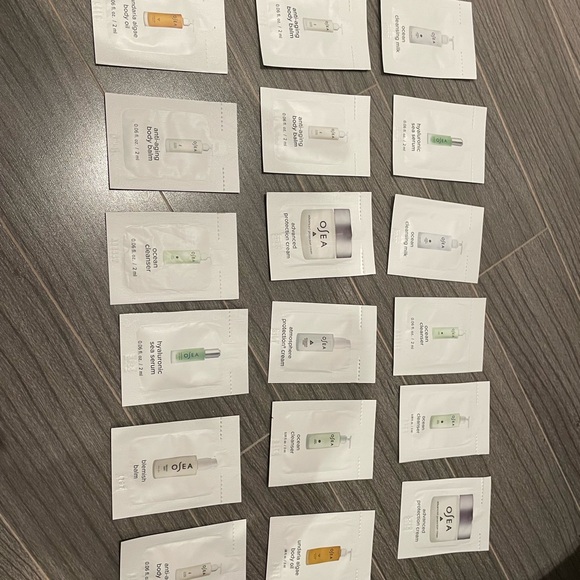 OSEA White Cosmetic Bag - Picture 4 of 10